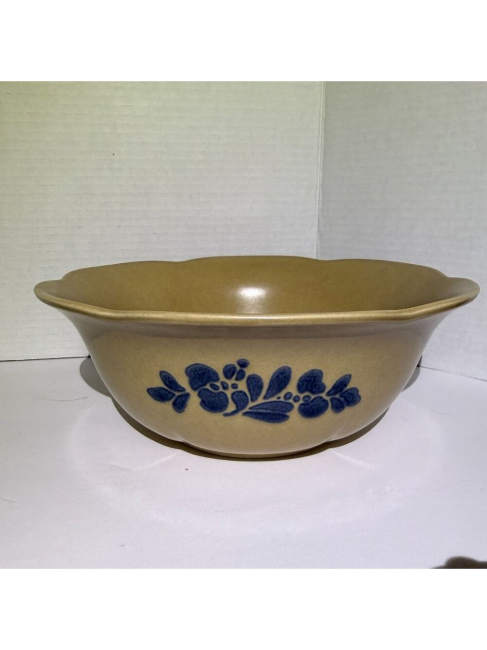 Vintage Pfaltzgraff Folk Art pattern Serving Bowl Scalloped Edge- 8in